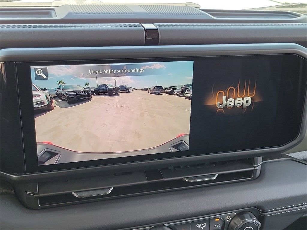 New 2025 Jeep Gladiator Mojave w/ Convenience Group AWD/4WD image 9