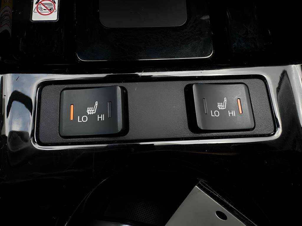 Used 2020 Toyota Prius Prime Limited image 32