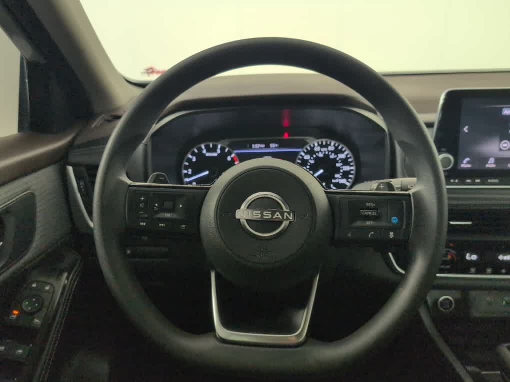 Used 2023 Nissan Rogue SV FWD image 16