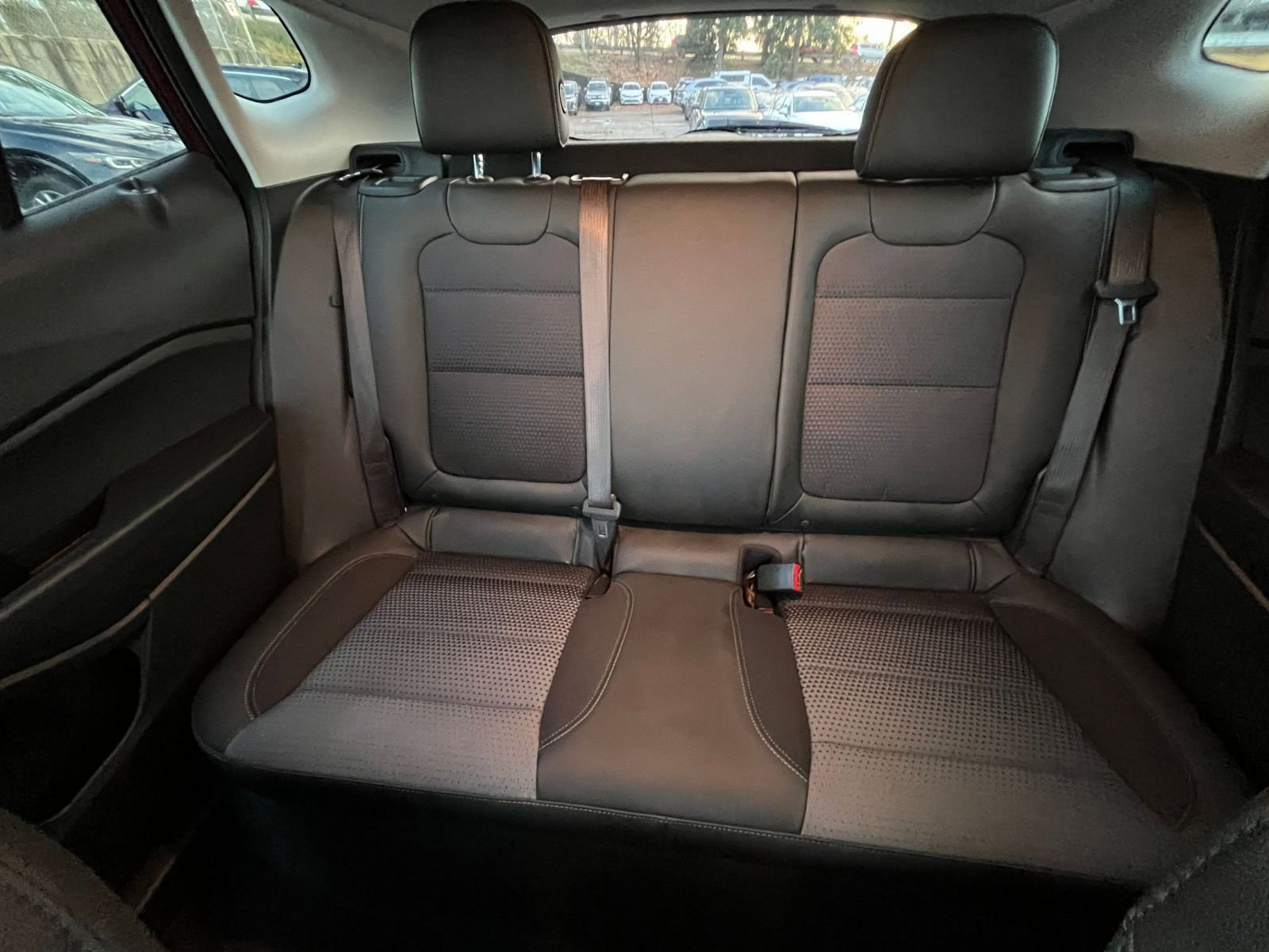 Used 2025 Chevrolet Trax LT FWD image 39