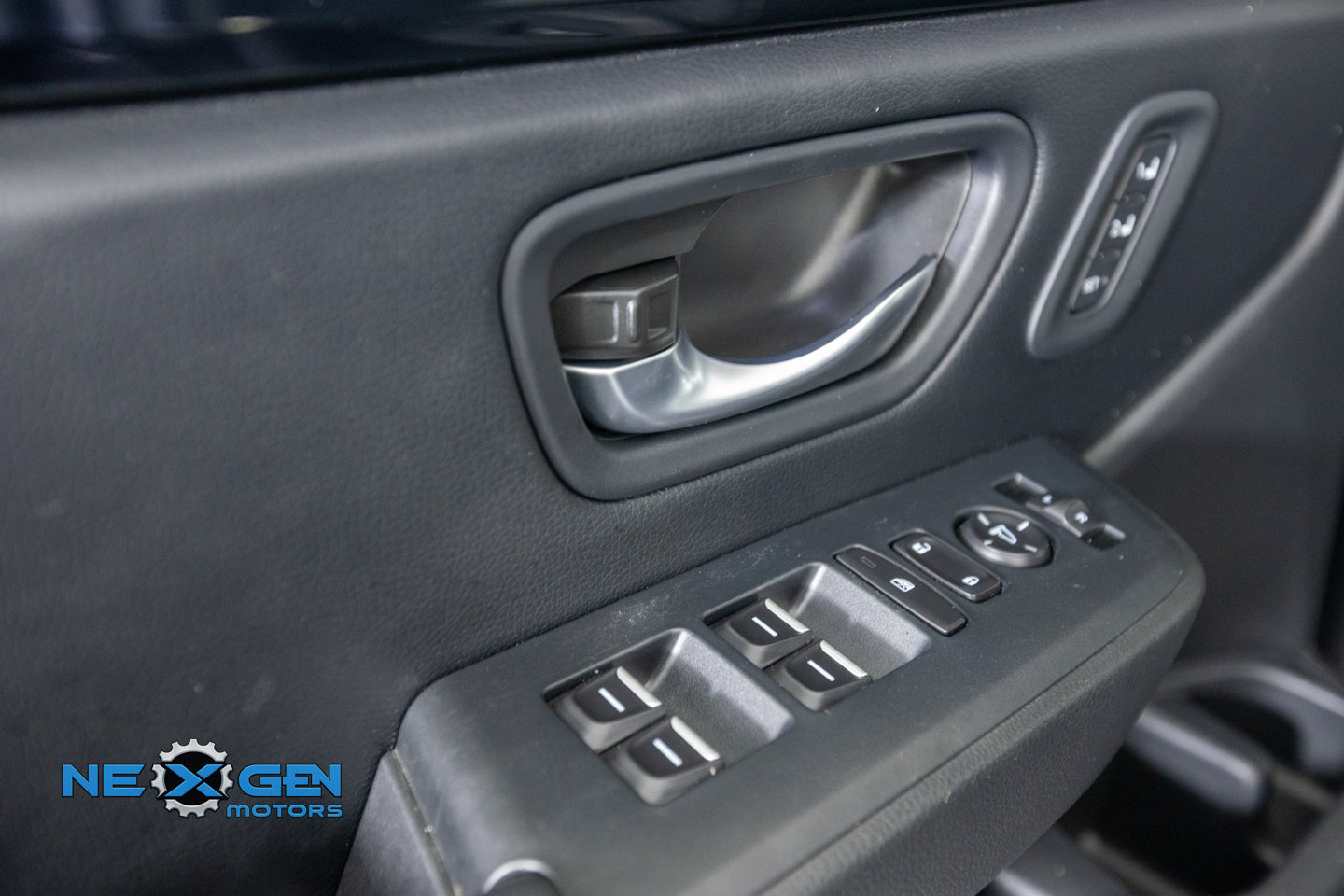 Used 2025 Honda Pilot Touring image 13