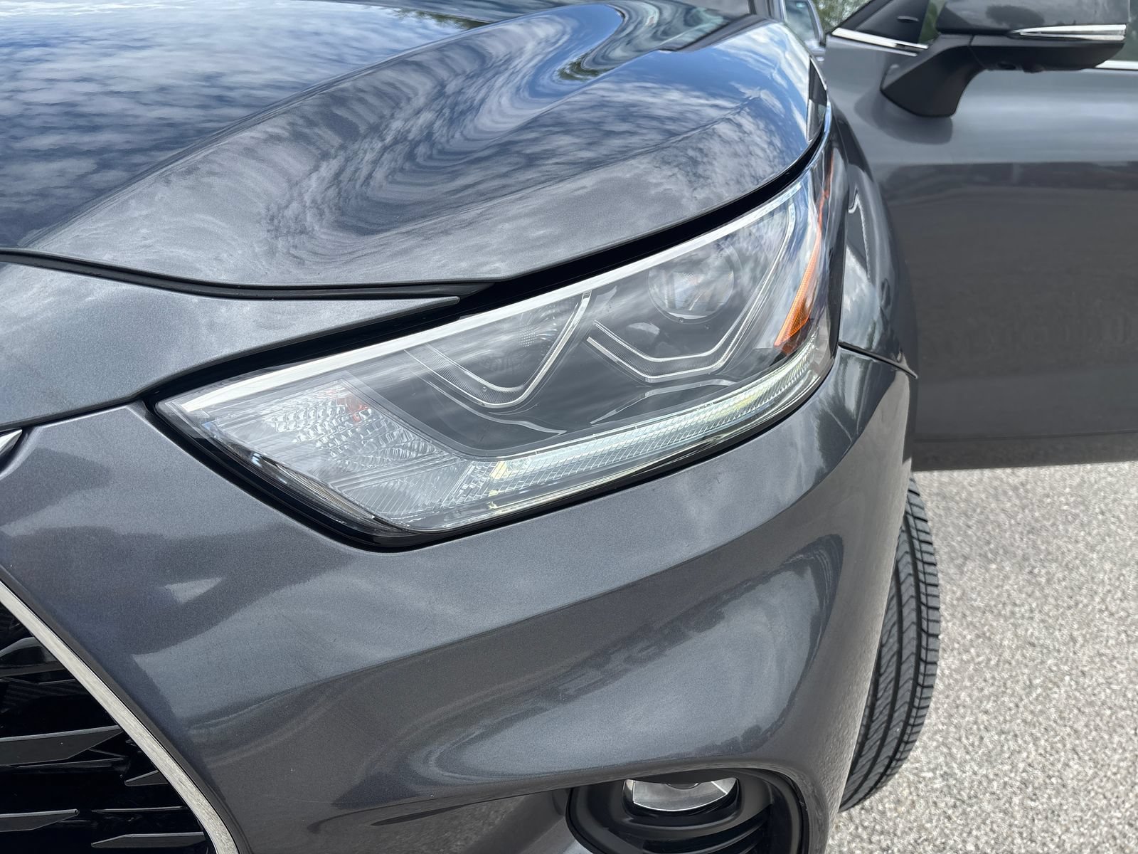 Used 2025 Toyota Highlander Limited FWD image 34