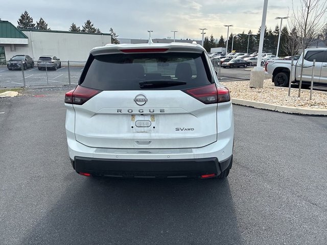 Used 2024 Nissan Rogue SV w/ SV Premium Package image 8