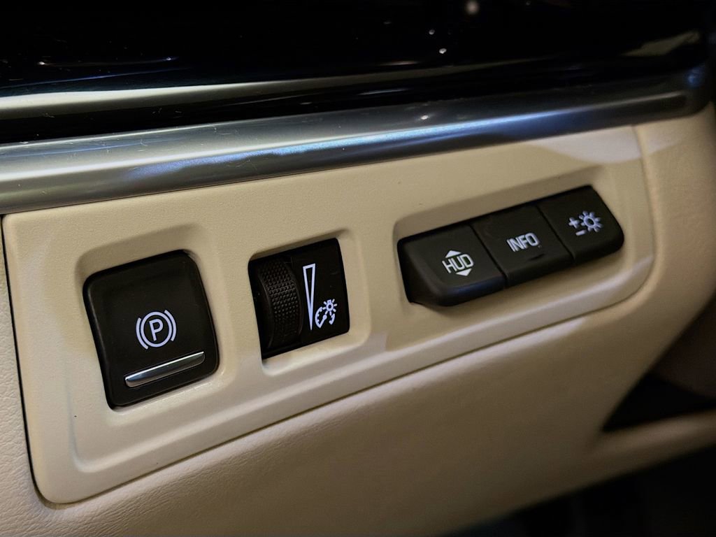 Used 2020 Cadillac XT6 Premium Luxury FWD image 13