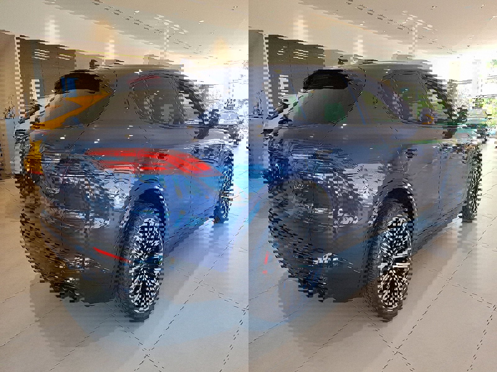 New 2025 Maserati Grecale Modena image 3