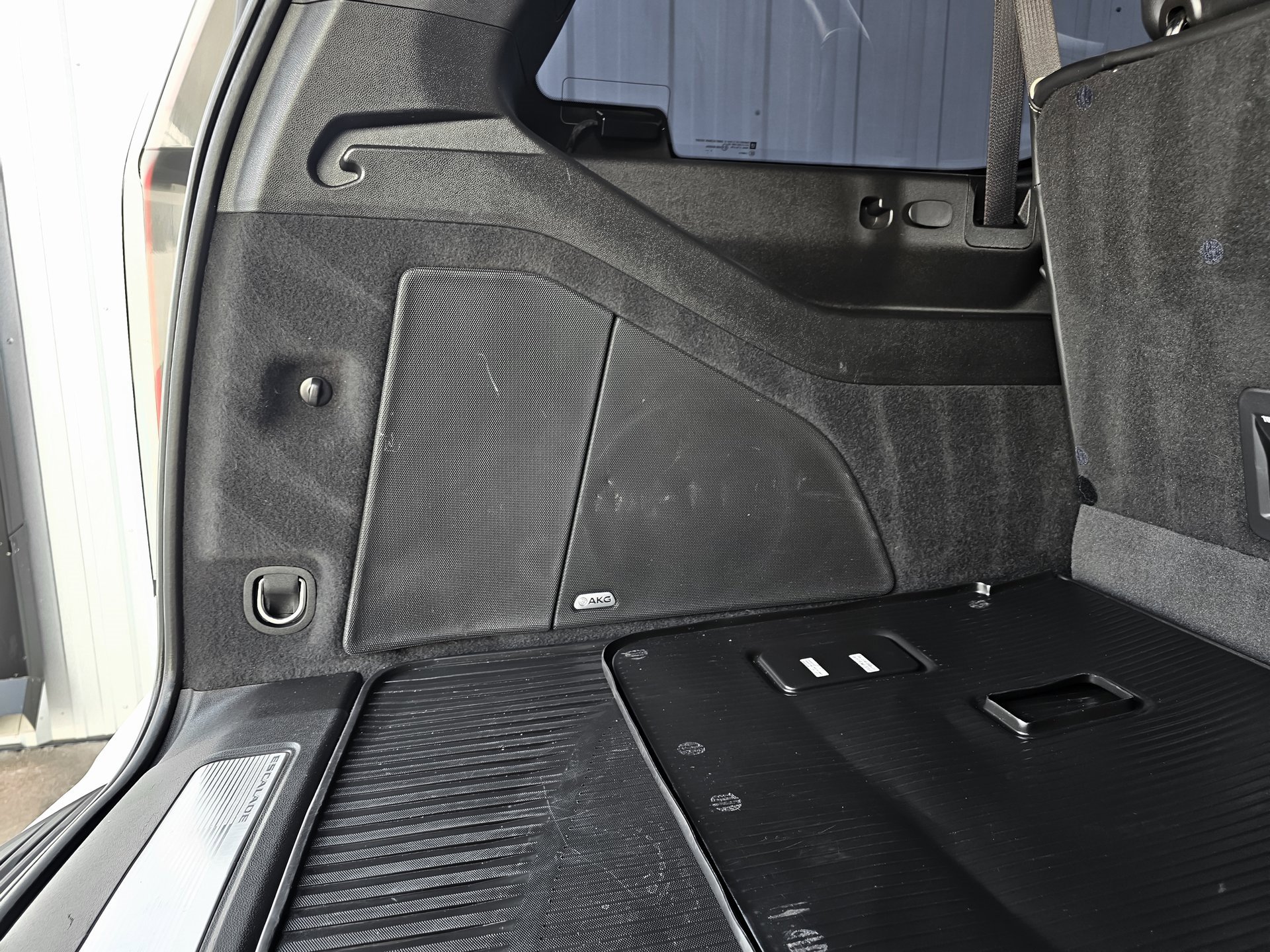 Used 2022 Cadillac Escalade ESV Premium Luxury w/ LPO, Floor Liner Package image 33