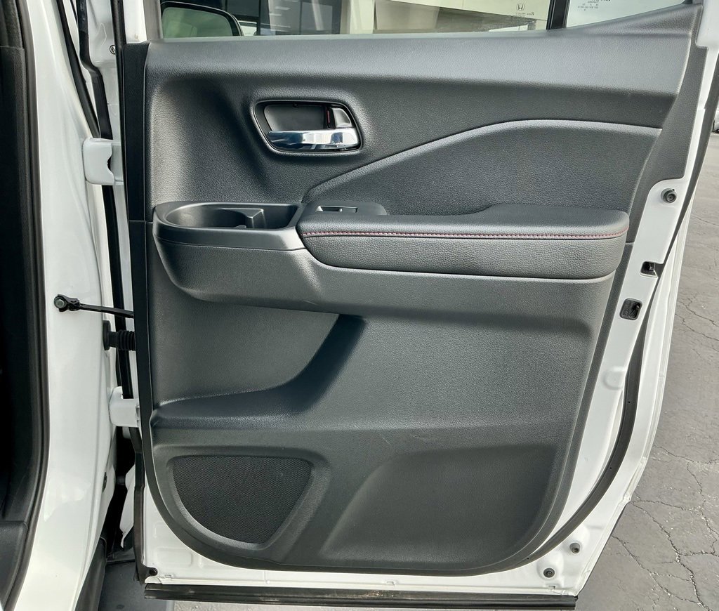 Used 2025 Honda Ridgeline Black Edition image 26
