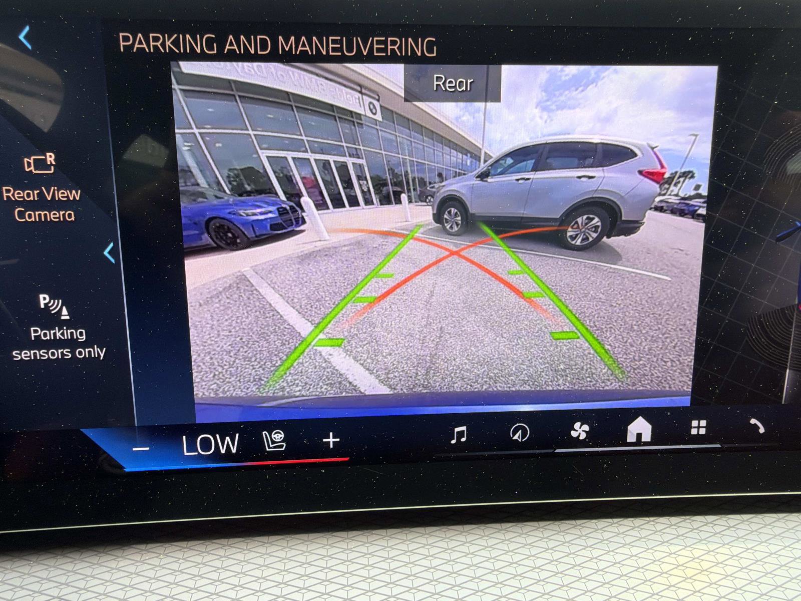 New 2026 BMW 330i Sedan w/ M Sport Package image 28