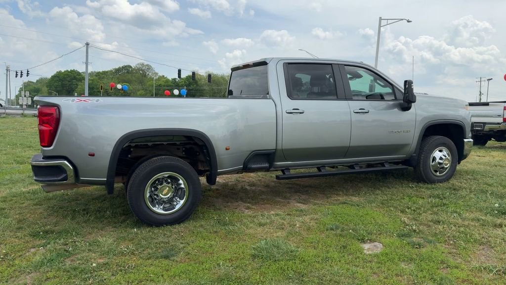 Used 2025 Chevrolet Silverado 3500 LT AWD/4WD image 7
