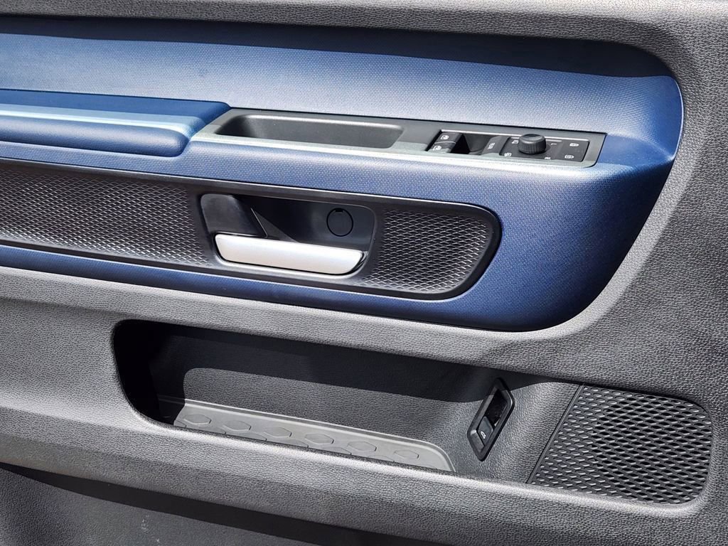 New 2025 Volkswagen ID. Buzz Pro S image 4