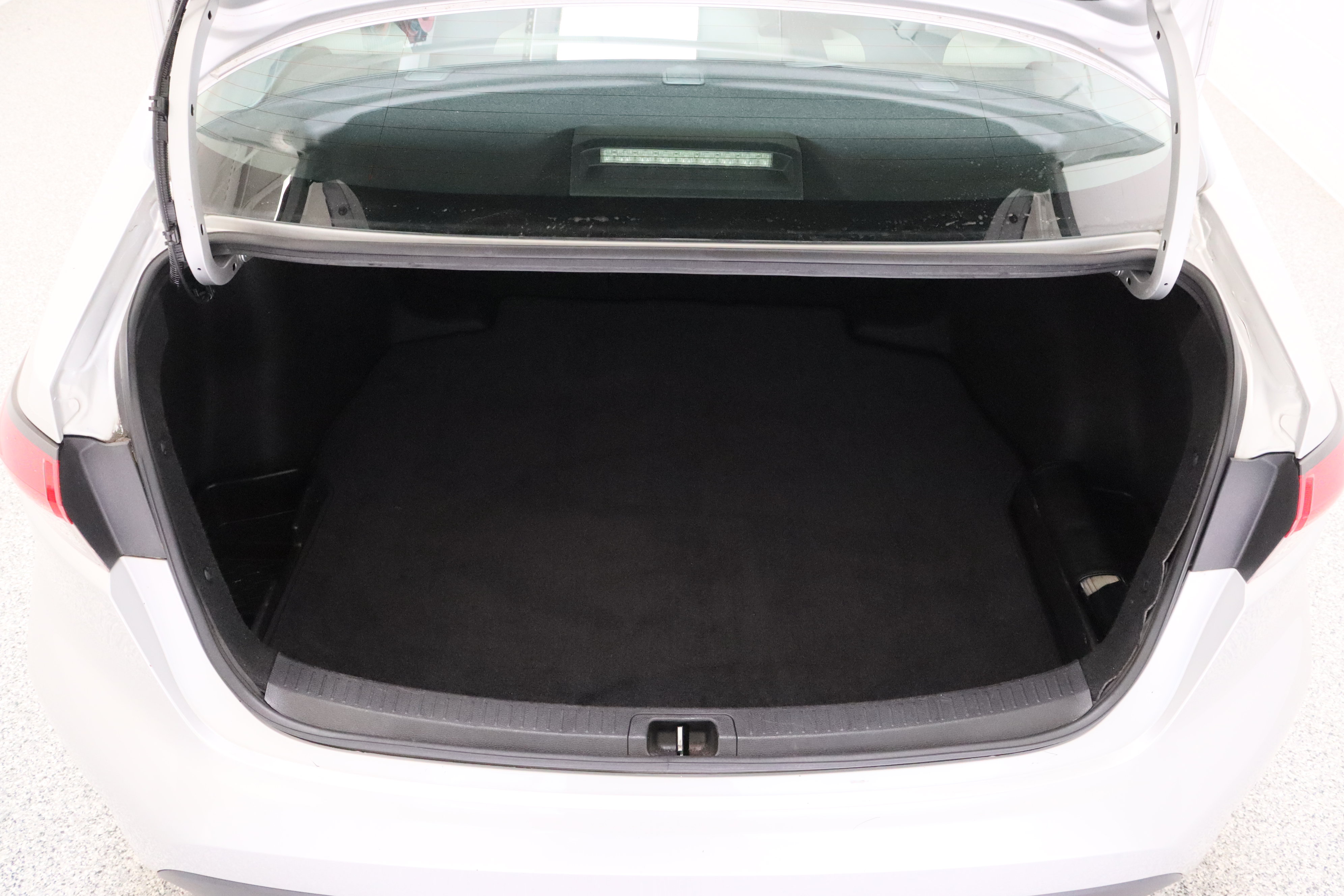Used 2024 Toyota Corolla LE FWD image 28