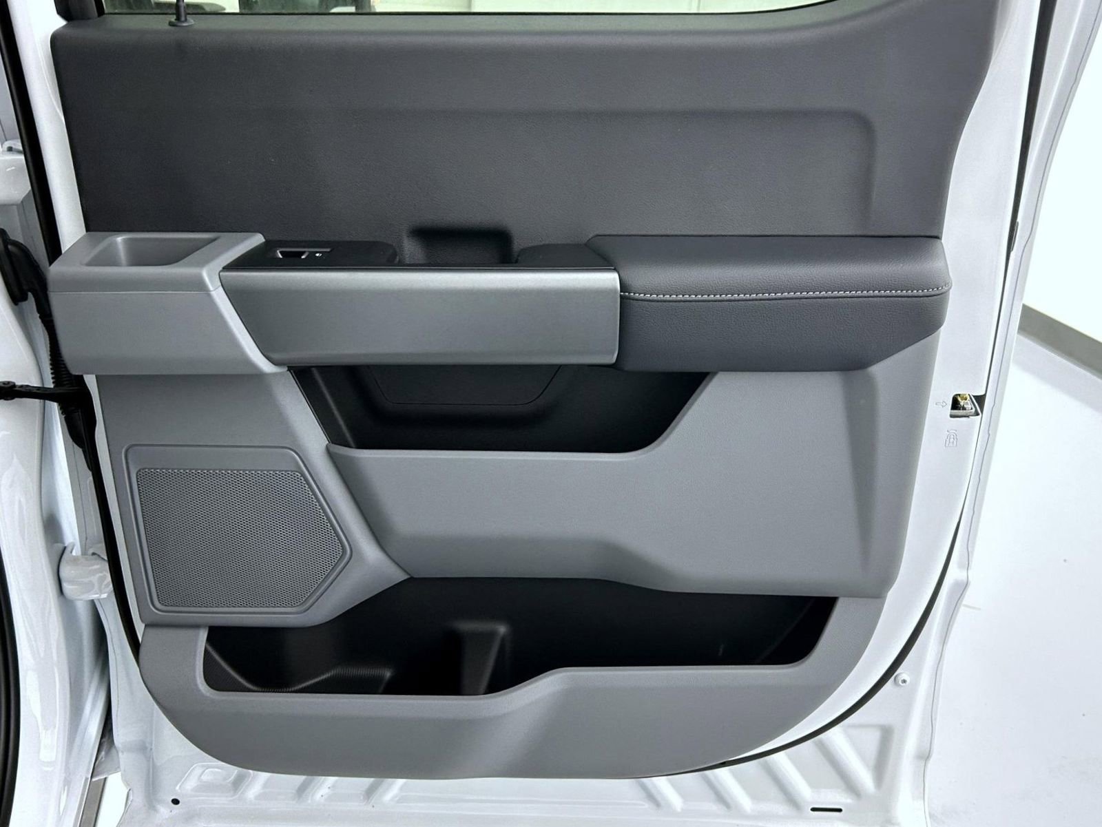 New 2026 Ford F250 XLT w/ FX4 Off-Road Package image 17