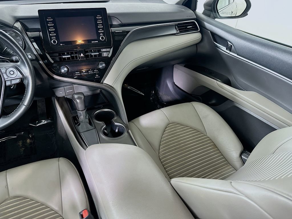 Used 2021 Toyota Camry SE image 16