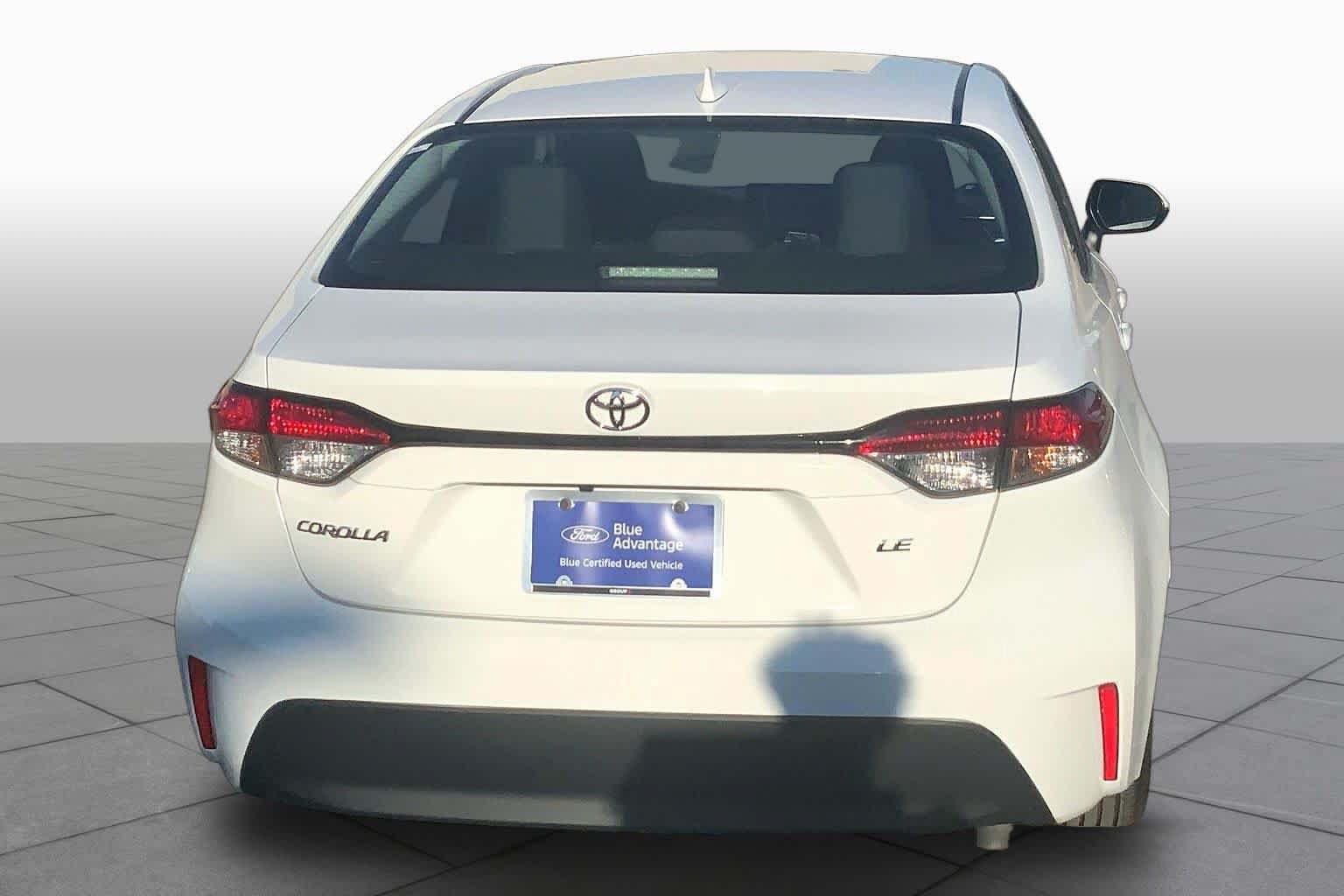 Used 2025 Toyota Corolla LE FWD image 5