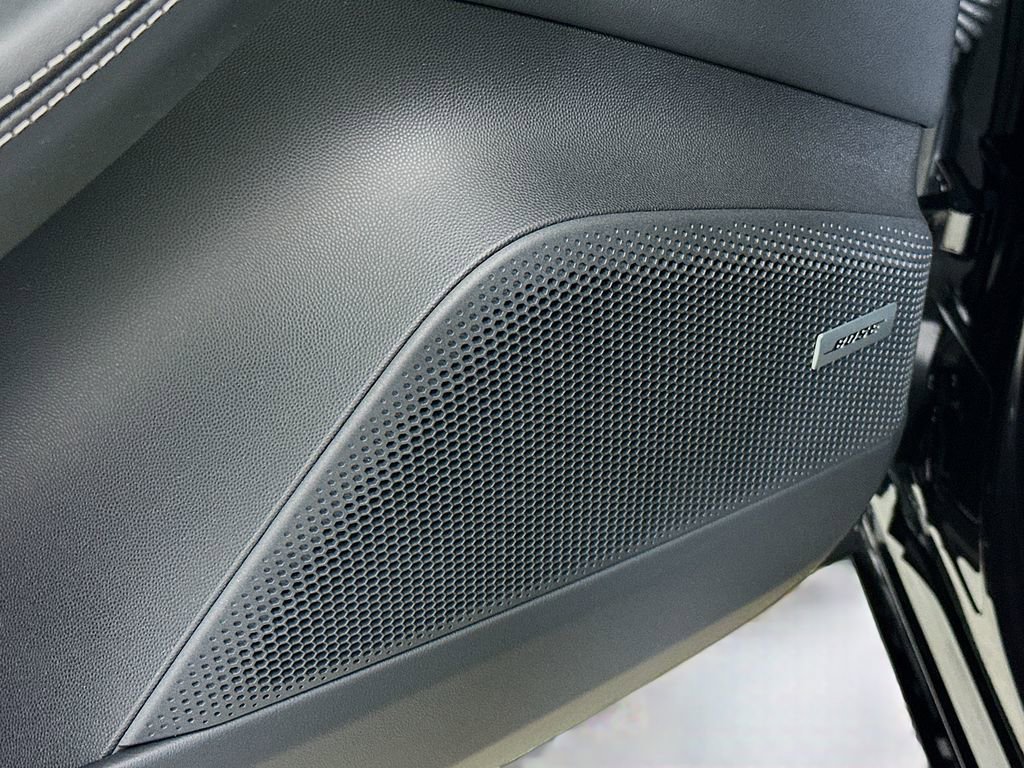 New 2026 Porsche Macan Turbo Electric image 21