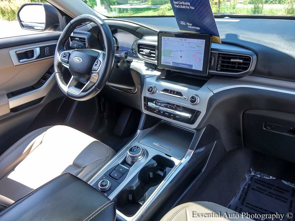 Used 2023 Ford Explorer XLT w/ Equipment Group 202A AWD/4WD image 29