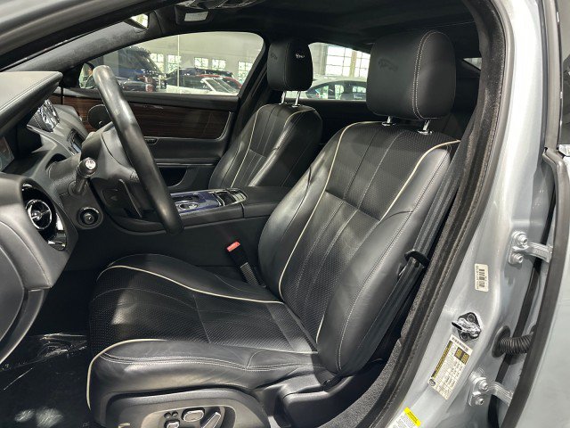 Used 2011 Jaguar XJ RWD image 40