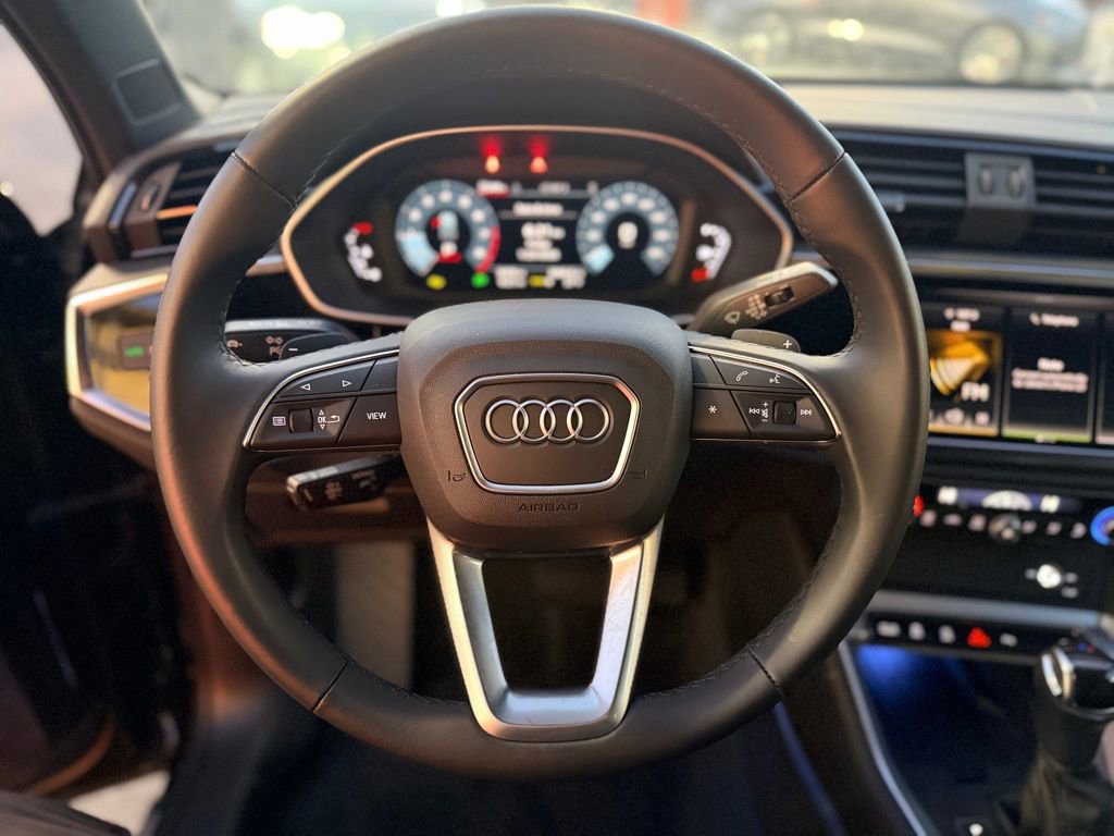Used 2025 Audi Q3 2.0T Premium Plus w/ Premium Plus Package image 29