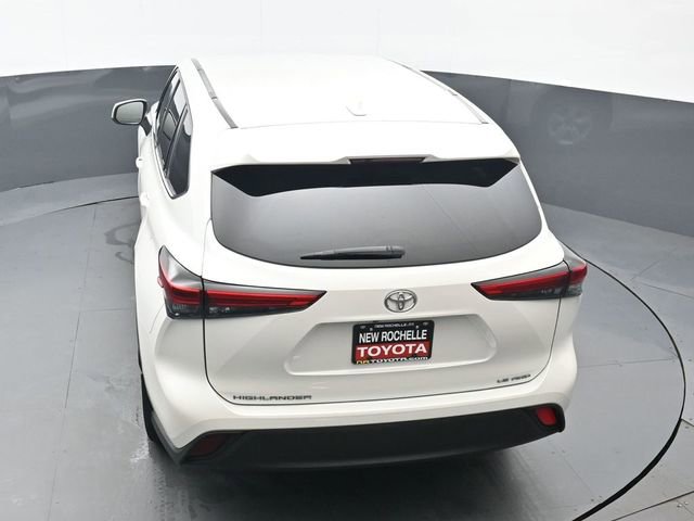 Certified 2021 Toyota Highlander LE image 43