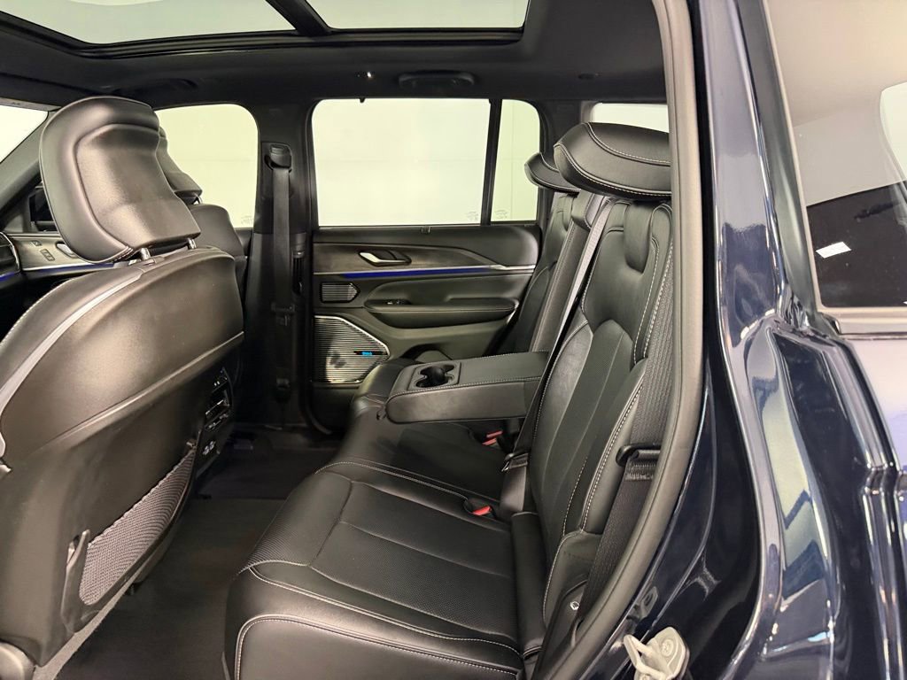 Certified 2023 Jeep Grand Cherokee Overland w/ Advanced Protech Group III image 26