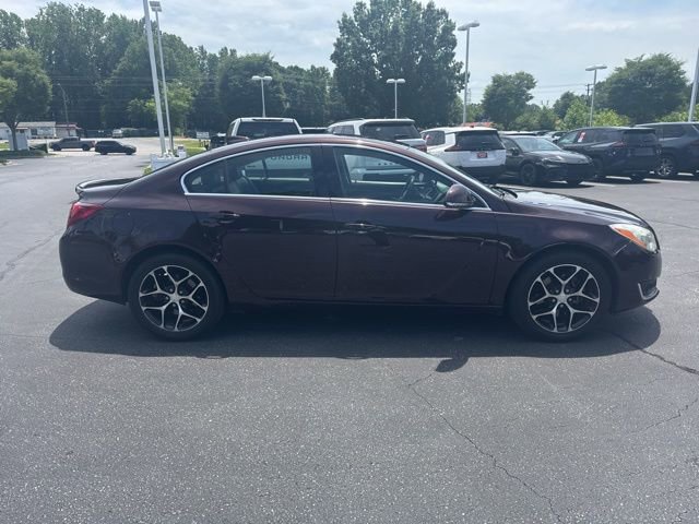 Used 2017 Buick Regal Sport Touring FWD image 2