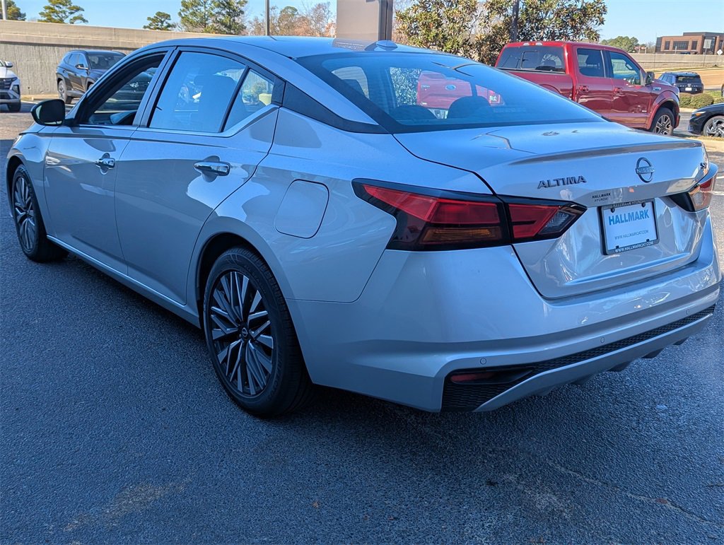 Used 2024 Nissan Altima 2.5 SV image 6