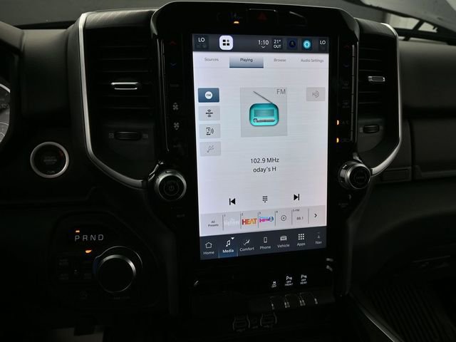 New 2026 RAM 1500 4x4 Crew Cab image 32