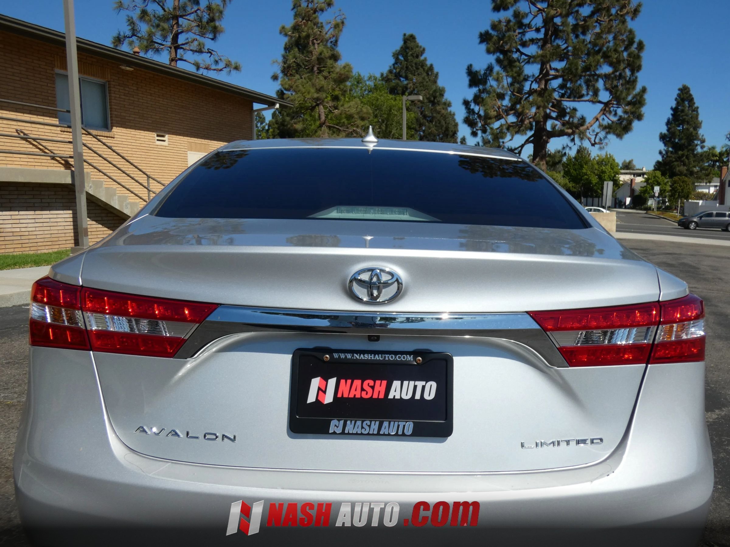 Used 2014 Toyota Avalon Limited FWD image 9