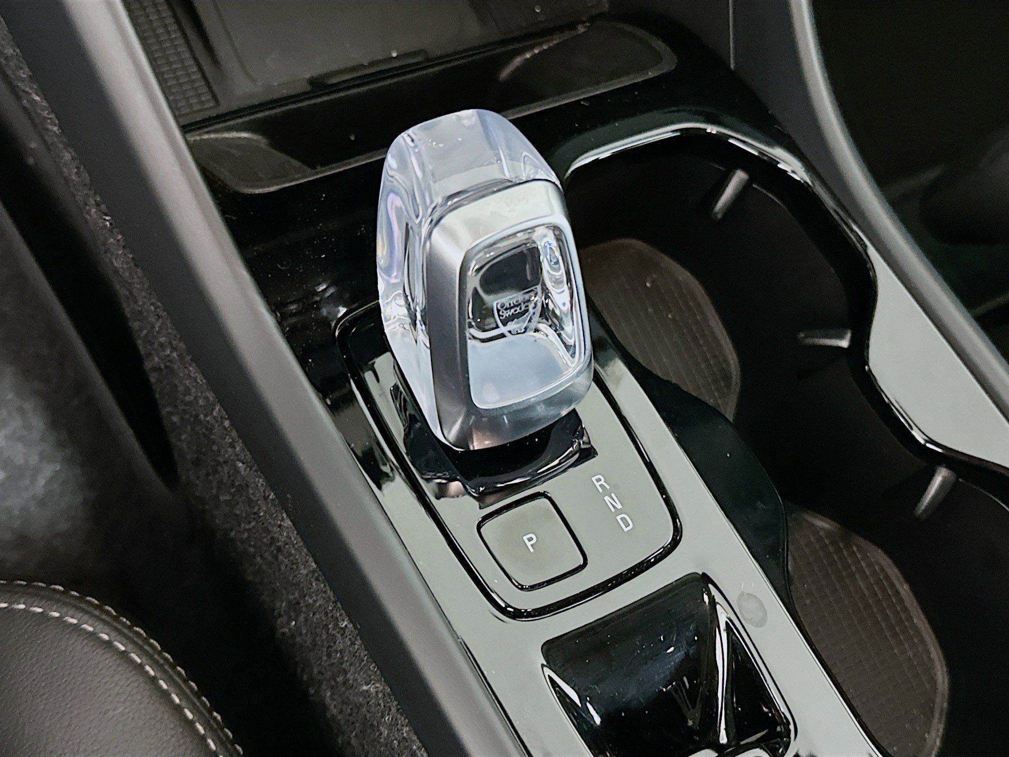 Used 2025 Volvo XC40 B5 Plus image 25