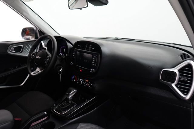 Used 2025 Kia Soul LX w/ LX Technology Package image 18