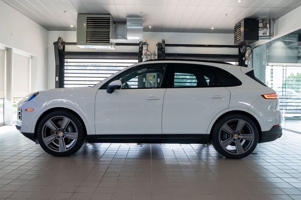 New 2025 Porsche Cayenne AWD/4WD image 2