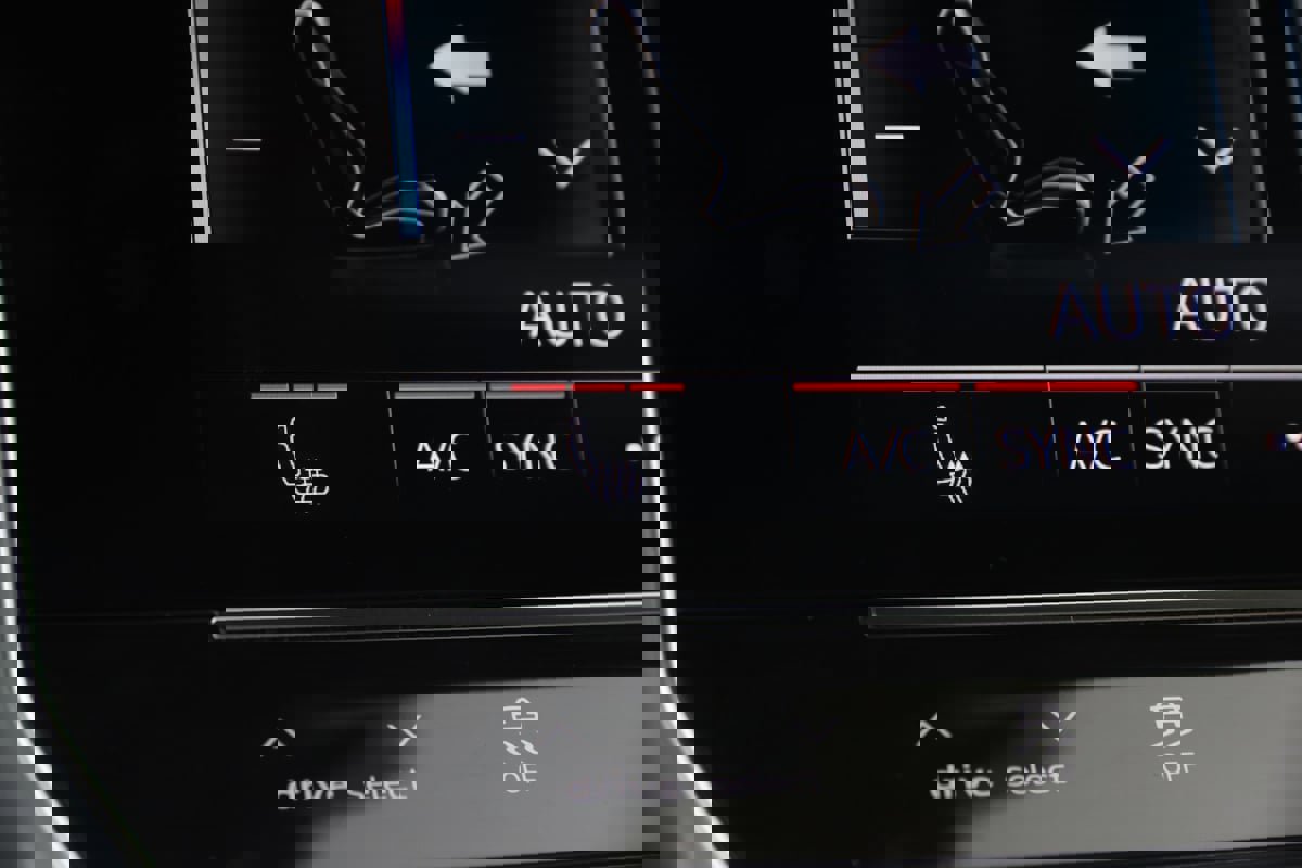 Used 2021 Audi A7 e Premium Plus w/ Black Optic Package image 8