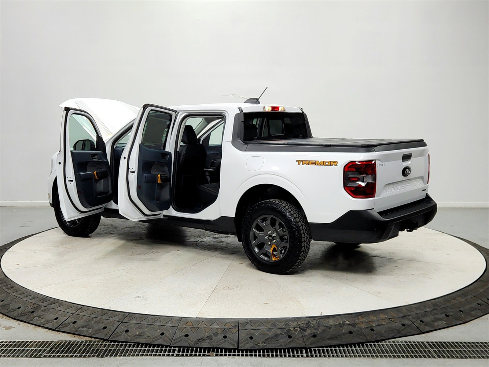 Used 2025 Ford Maverick Tremor image 13