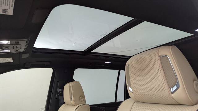 Used 2023 Cadillac Escalade ESV Premium Luxury w/ Performance Package AWD/4WD image 34