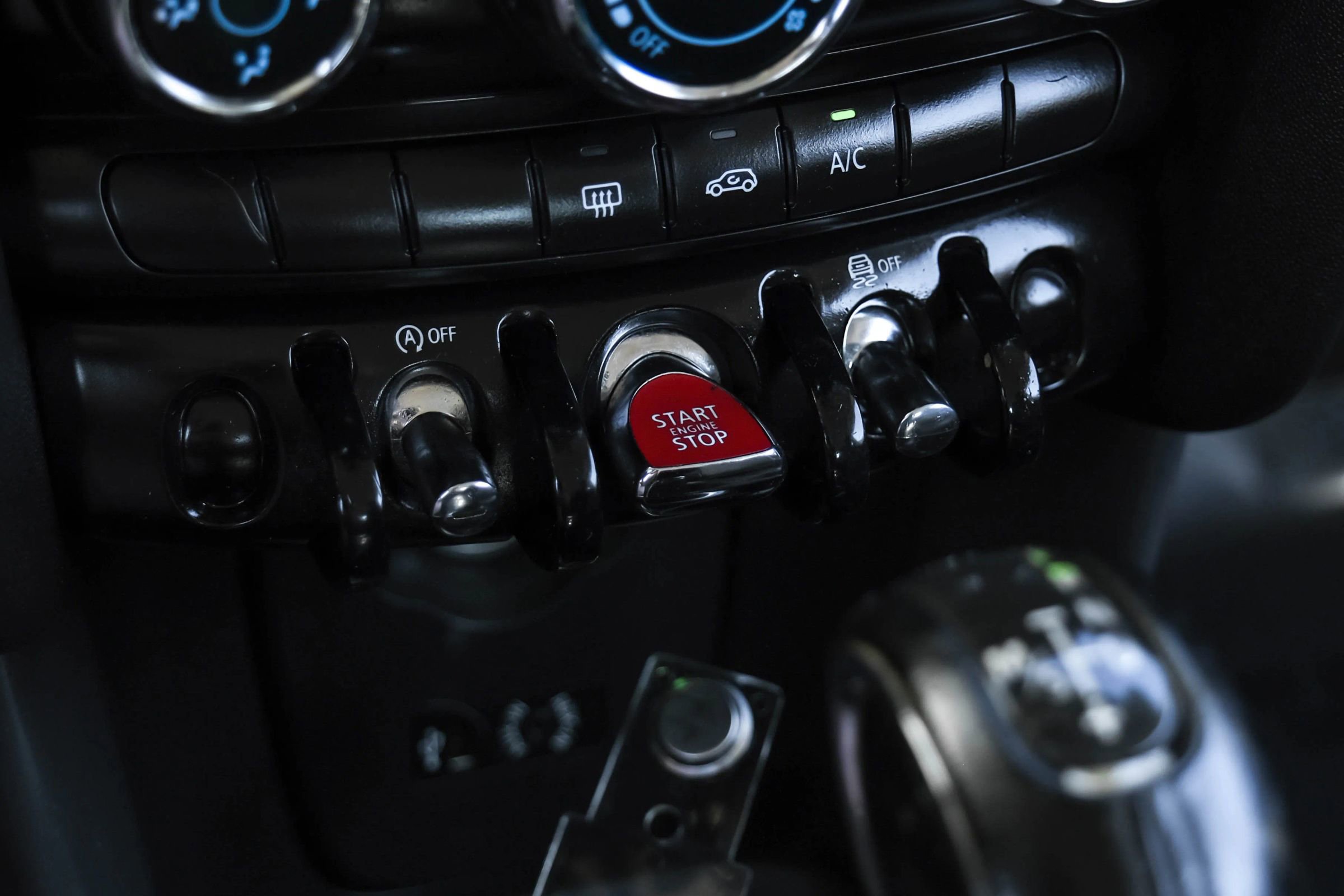 Used 2014 MINI Cooper 2-Door Hardtop image 18