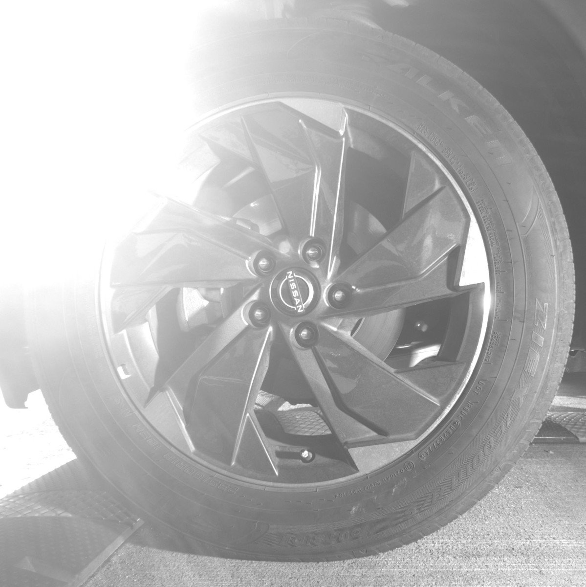 Used 2025 Nissan Rogue SV FWD image 12