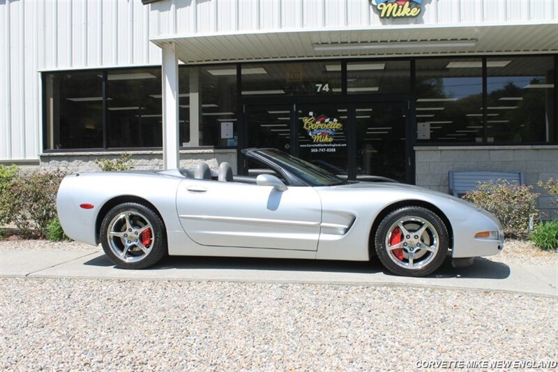 Used 2002 Chevrolet Corvette Coupe w/ Preferred Equipment Group2 RWD image 21