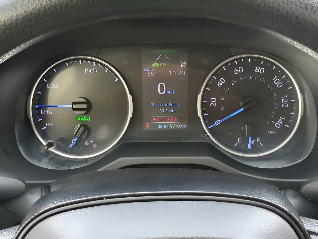 Used 2021 Toyota RAV4 LE image 31