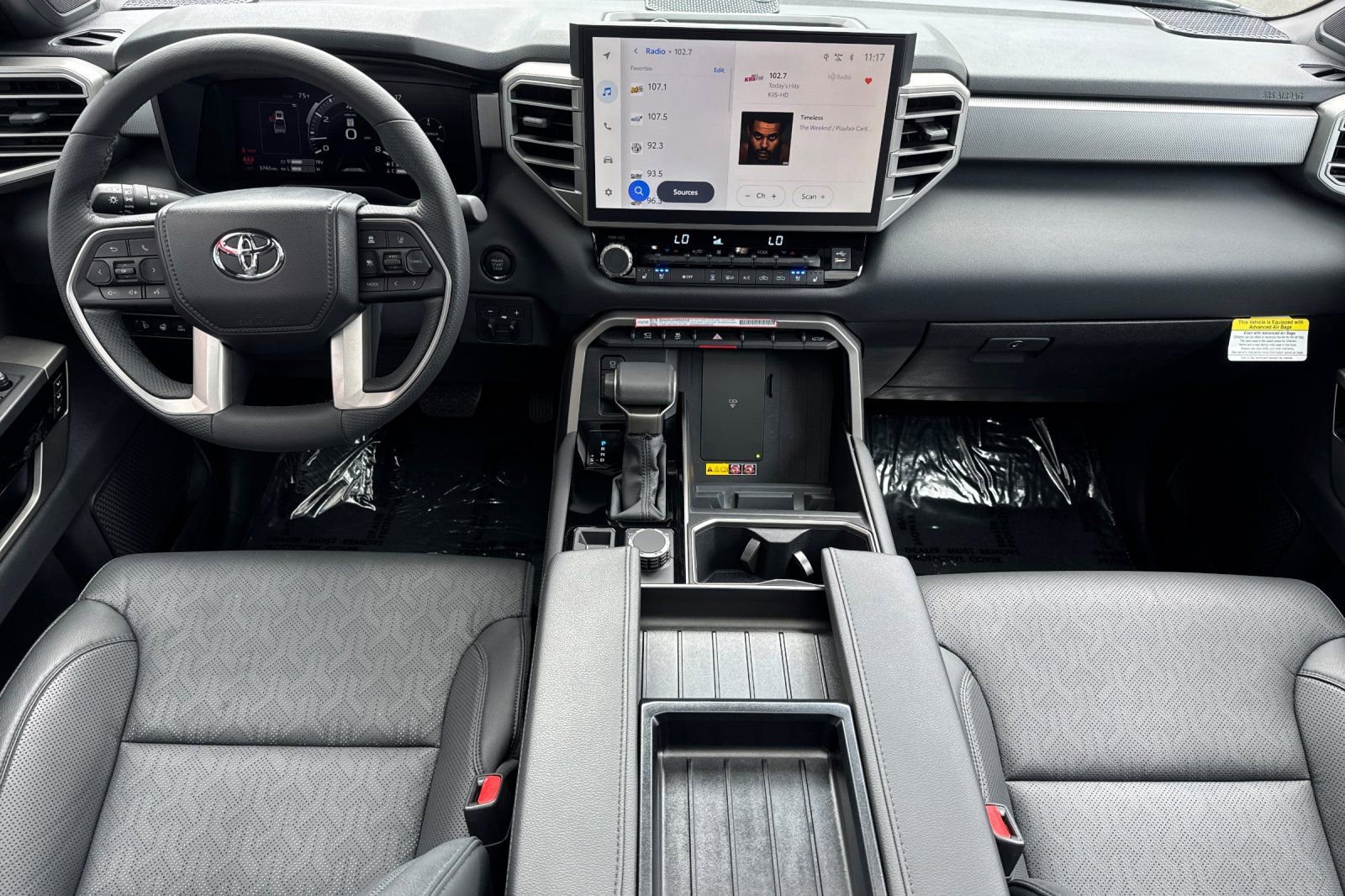 Certified 2025 Toyota Tundra Limited AWD/4WD image 18