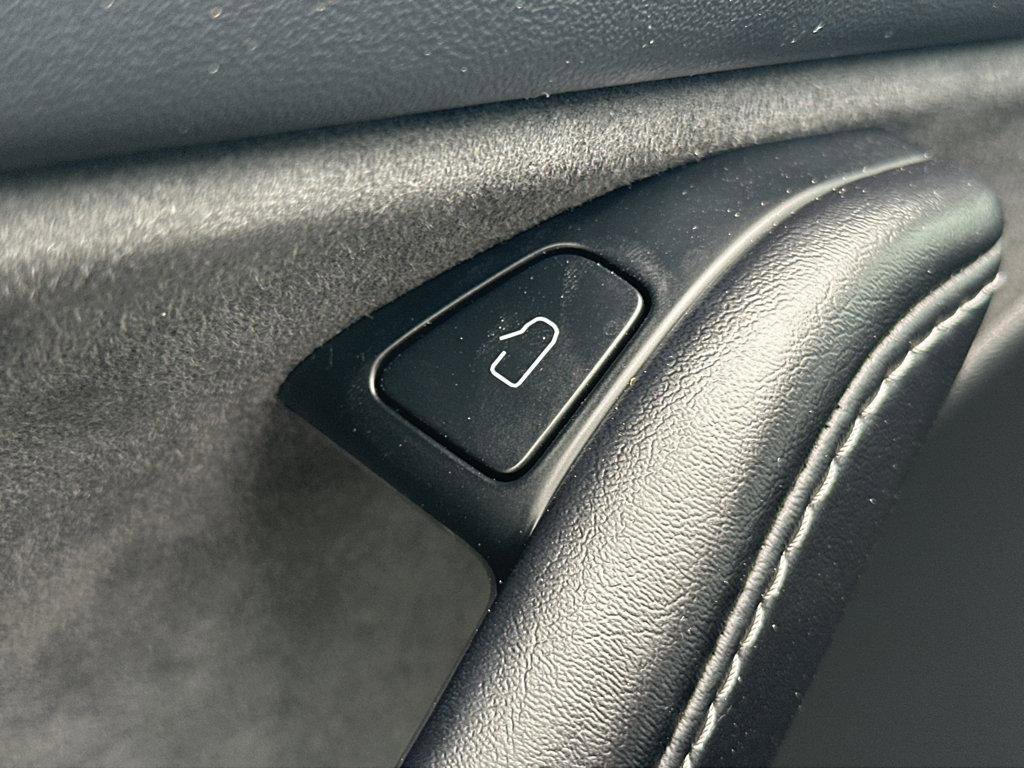 Used 2022 Tesla Model Y Performance image 30