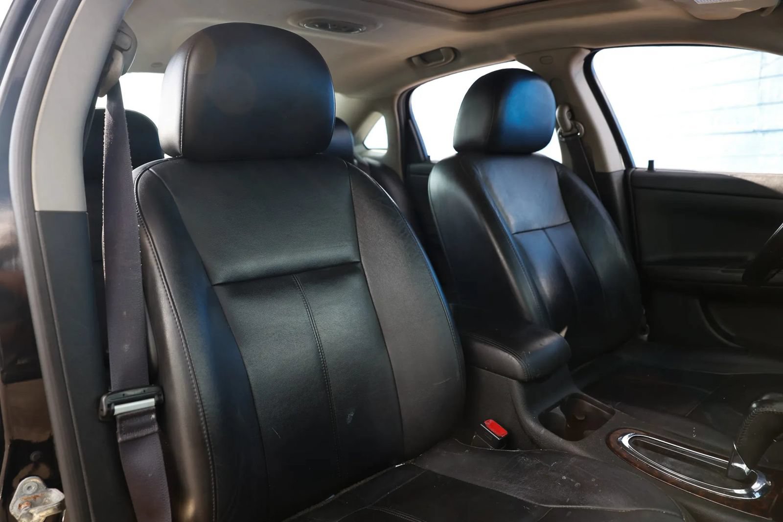 Used 2013 Chevrolet Impala LTZ FWD image 21