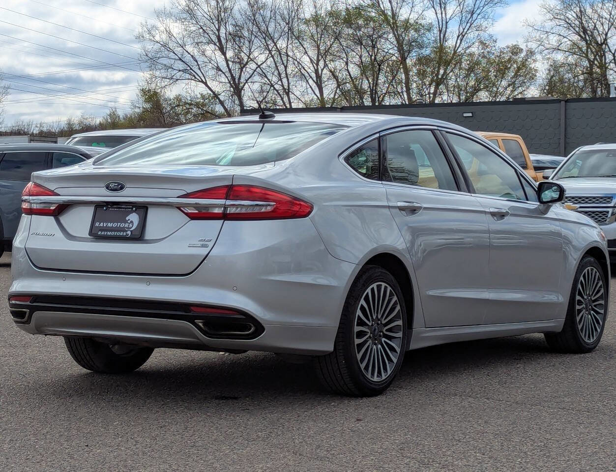 Used 2017 Ford Fusion SE w/ Fusion SE Technology Package AWD/4WD image 12