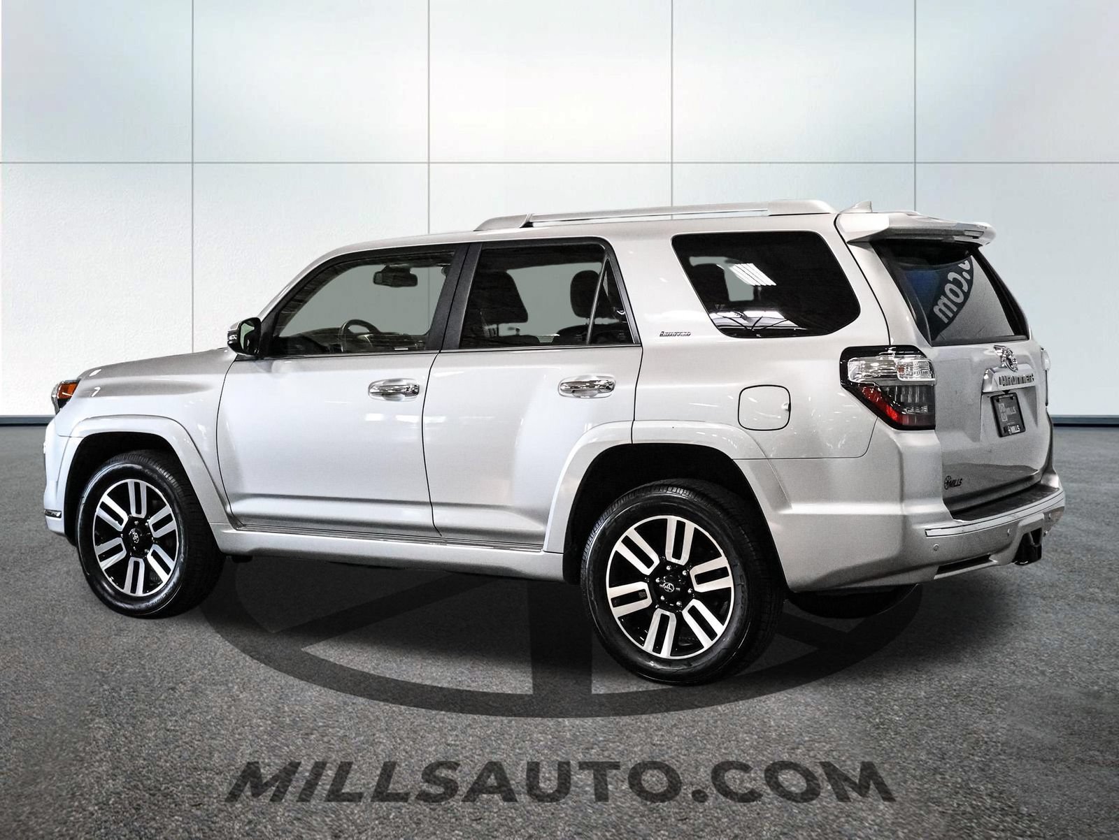 Used 2024 Toyota 4Runner Limited AWD/4WD image 5