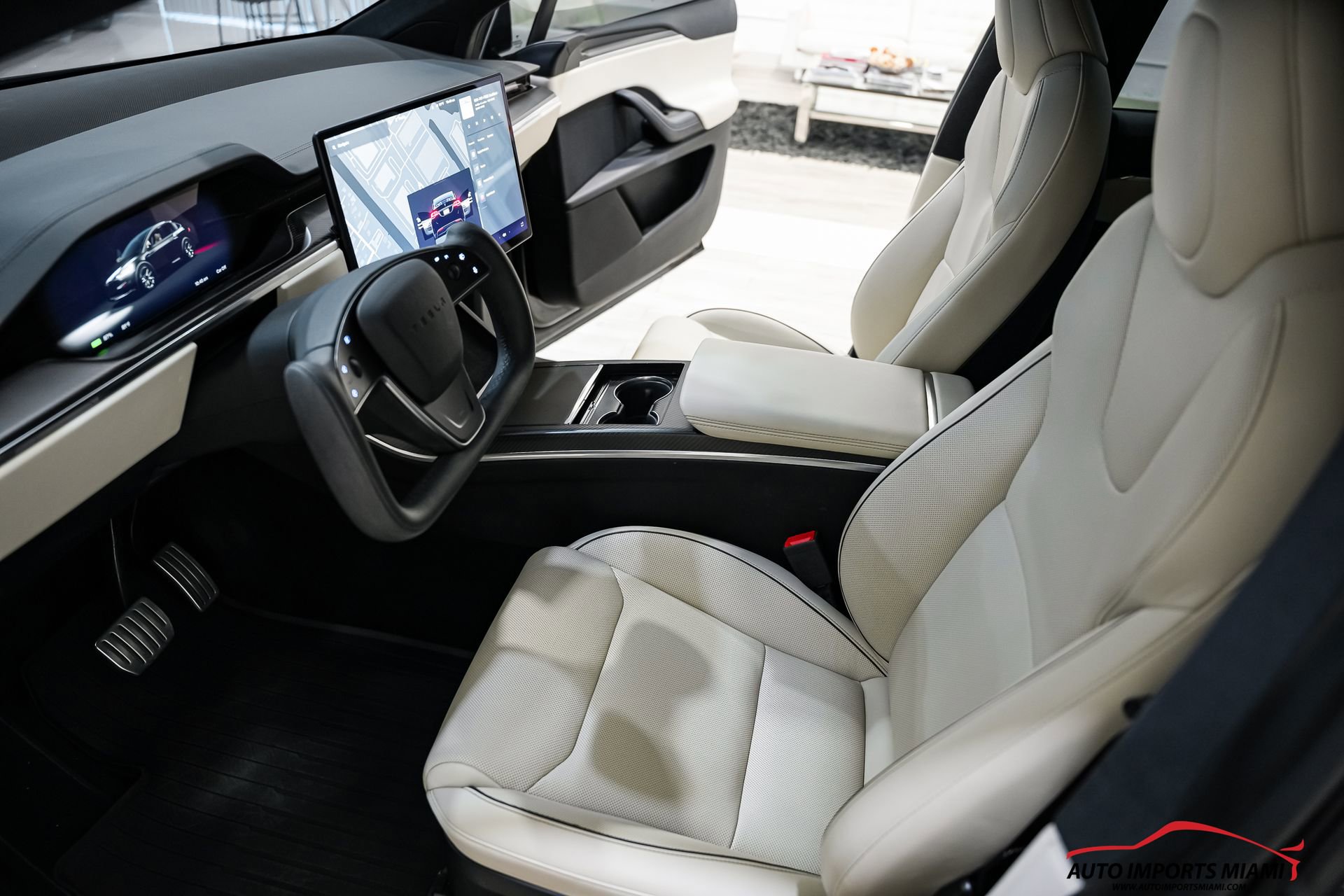 Used 2022 Tesla Model X Plaid image 8