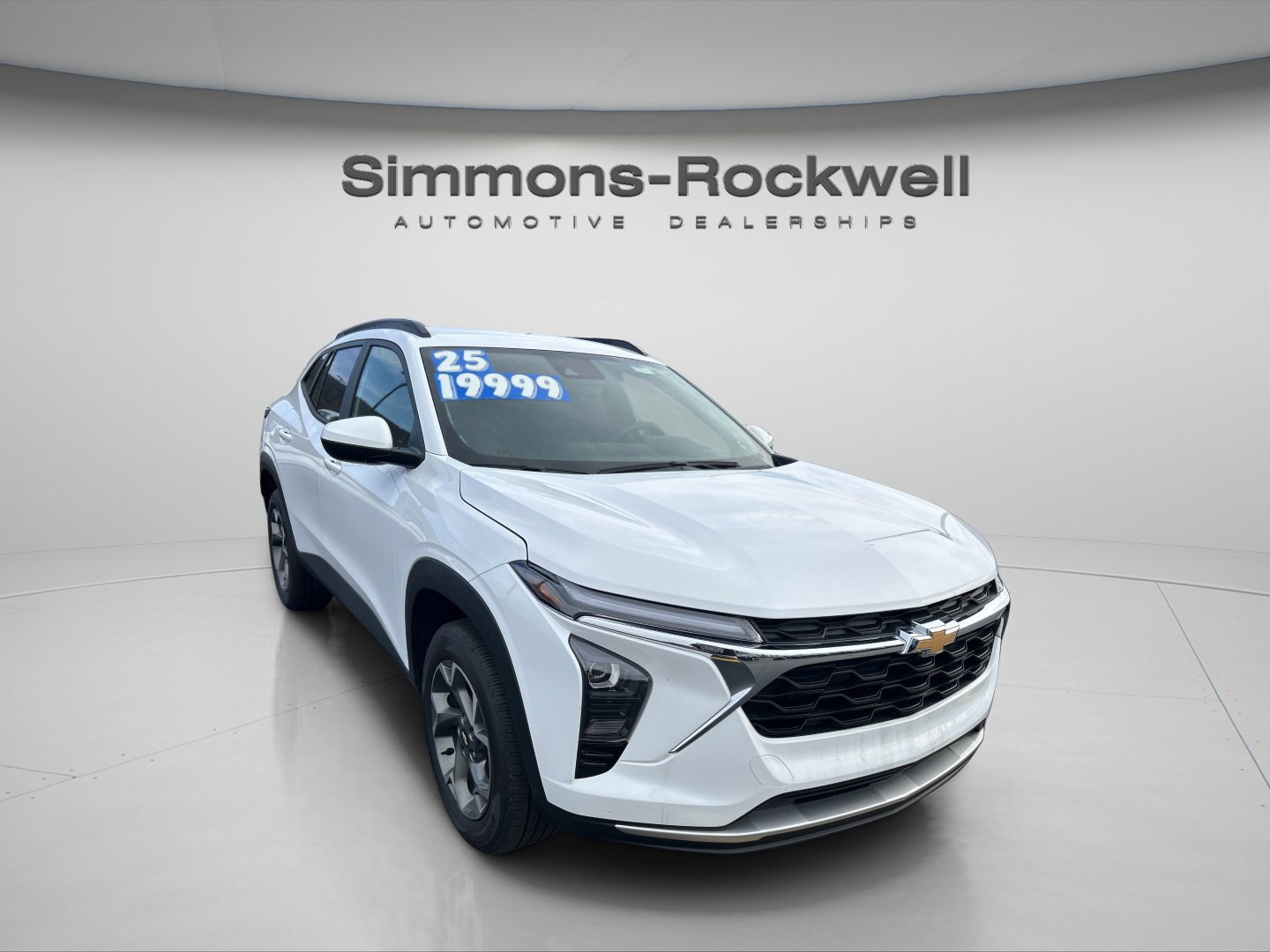 Used 2025 Chevrolet Trax LT w/ LT Convenience Package FWD image 2