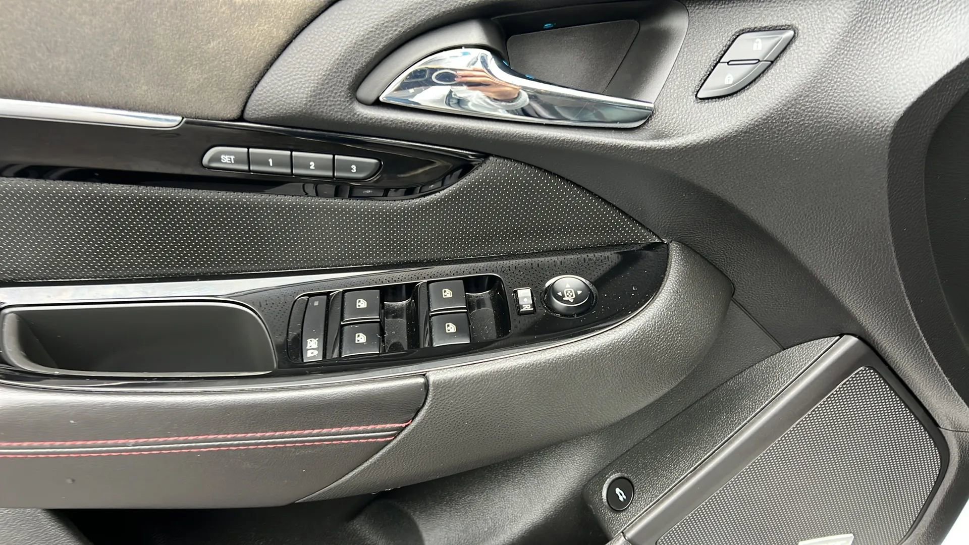 Used 2014 Chevrolet SS RWD image 14