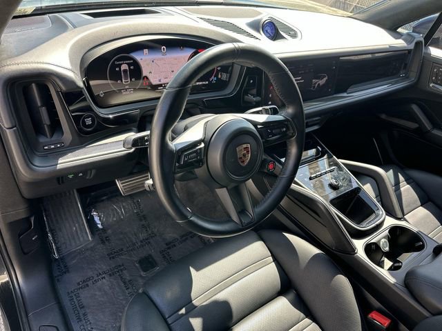 Used 2024 Porsche Cayenne Turbo GT image 9