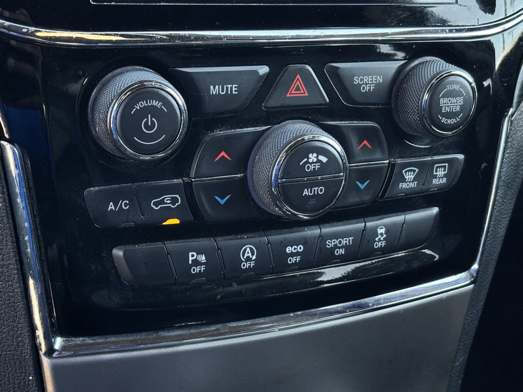 Used 2019 Jeep Grand Cherokee Altitude RWD image 18