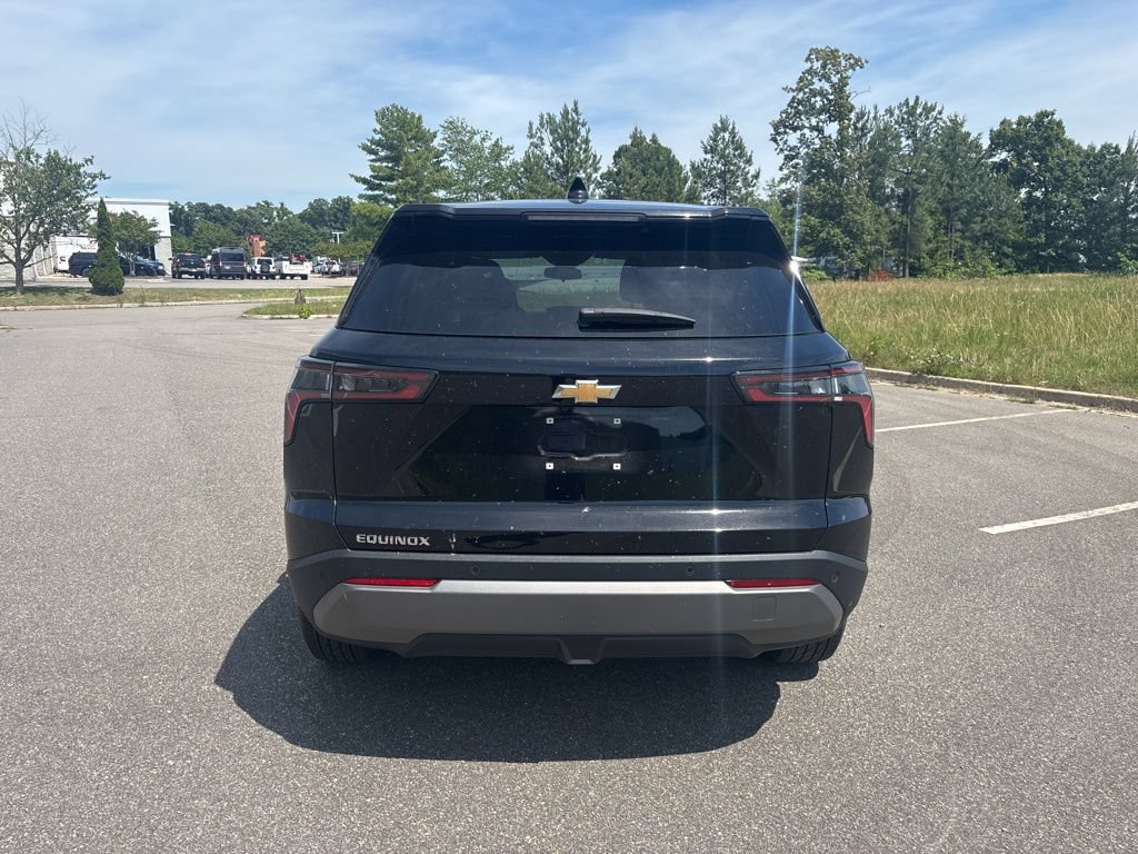 Used 2026 Chevrolet Equinox LT FWD image 6