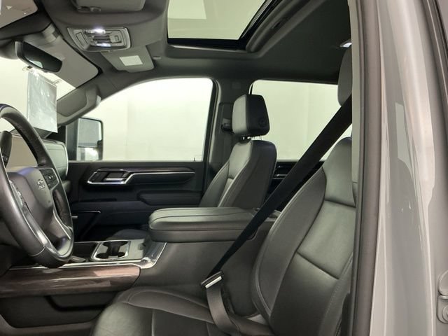 Used 2024 Chevrolet Silverado 3500 LTZ w/ LTZ Plus Package AWD/4WD image 16